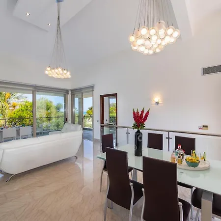 Galene Beachfront Polis