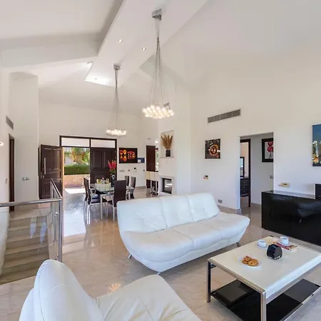 Galene Beachfront Villa *