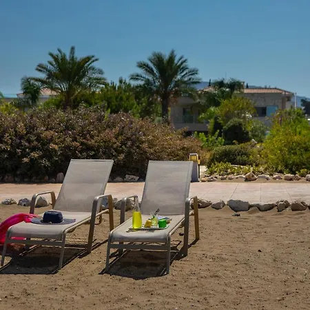 Galene Beachfront * Polis
